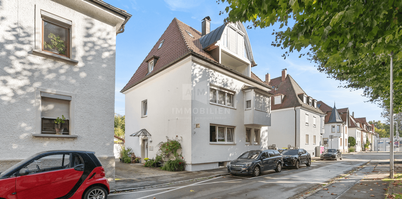 Gemütliche 3 Zimmer Dachgeschoss Wohnung in zentraler Lage von Friedrichshafen.